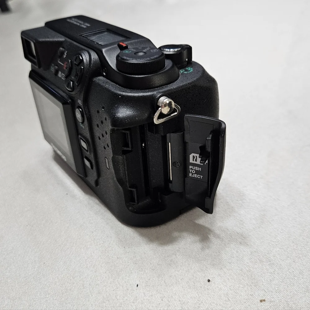 Olympus Camedia C-3040 Zoom Black Digital Camera